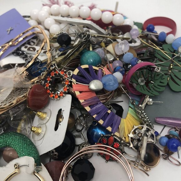 Earrings Lot Pairs Colorful Vintage To Now Craft Wear - Picture 5 of 13